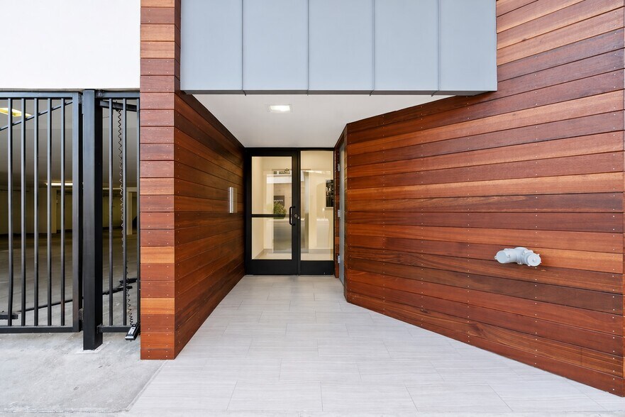 More Photos Of 1120 S Robertson Blvd, Los Angeles Medical For Lease