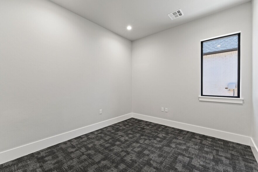 More Photos Of 16362 Muirfield Place, Edmond Medical For Sale