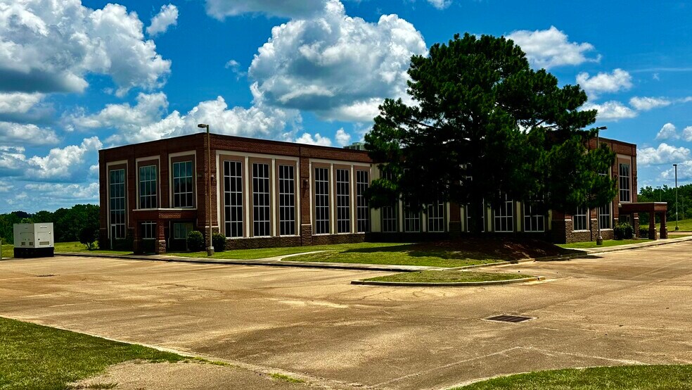 More Photos Of 100 Pioneer Way, Magee Medical For Sale