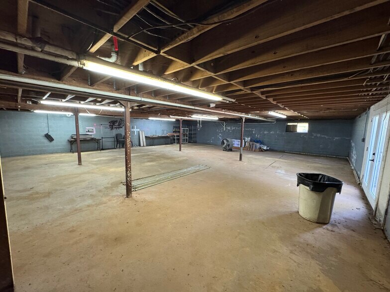 More Photos Of 2130 Country Club Rd, Palestine Golf Course Driving Range For Sale