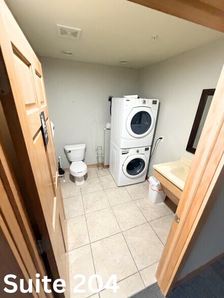 More Photos Of 6500 University Ave, Windsor Heights Apartments For Lease