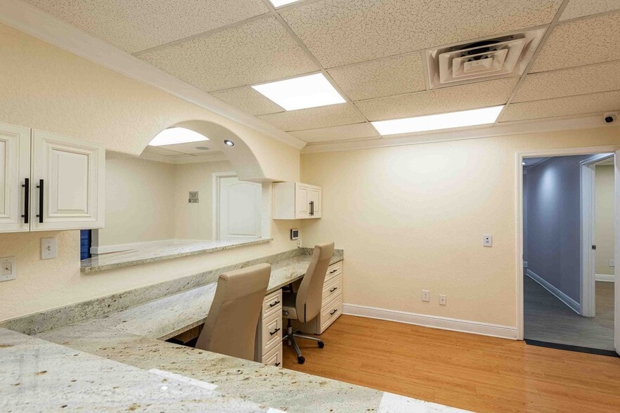 More Photos Of 4109 Armenia Ave, Tampa Medical For Sale