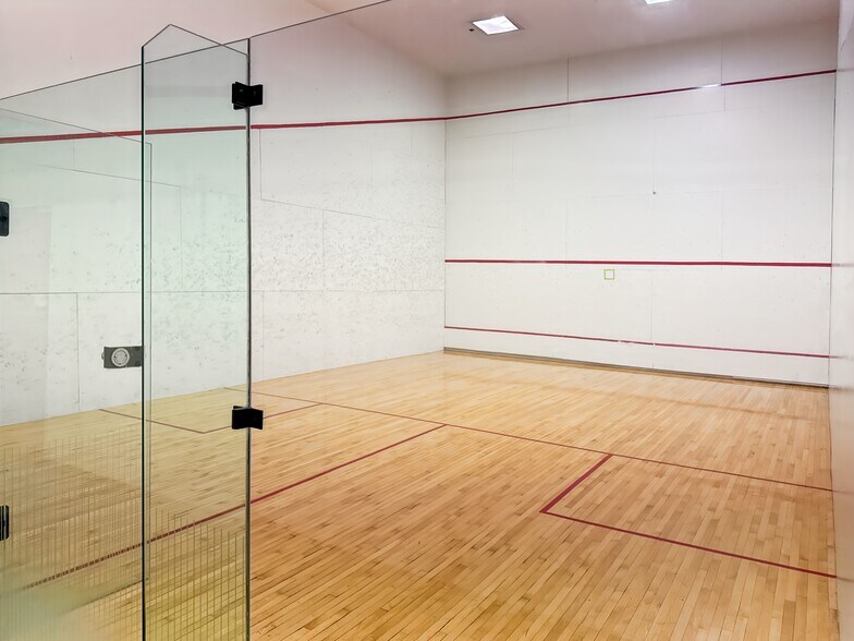 More Photos Of 10611 98th Ave NW, Edmonton Coworking Space