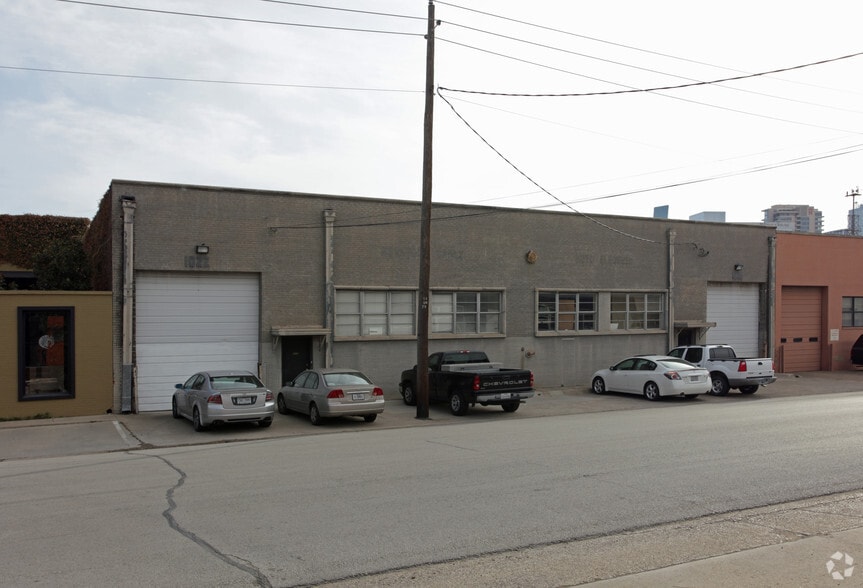 More Photos Of 1018-1022 Dragon St, Dallas Distribution For Sale
