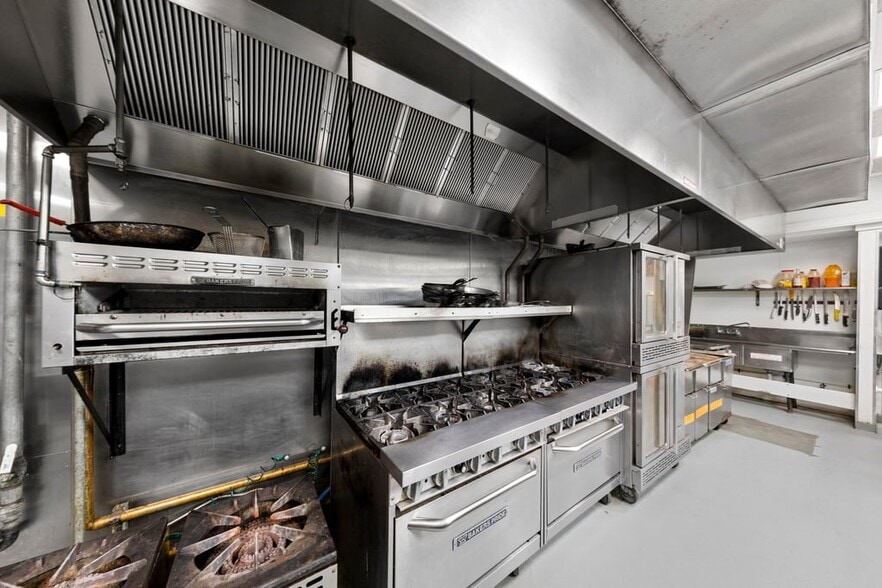 More Photos Of 4725 Vincennes Blvd, Cape Coral Restaurant For Sale