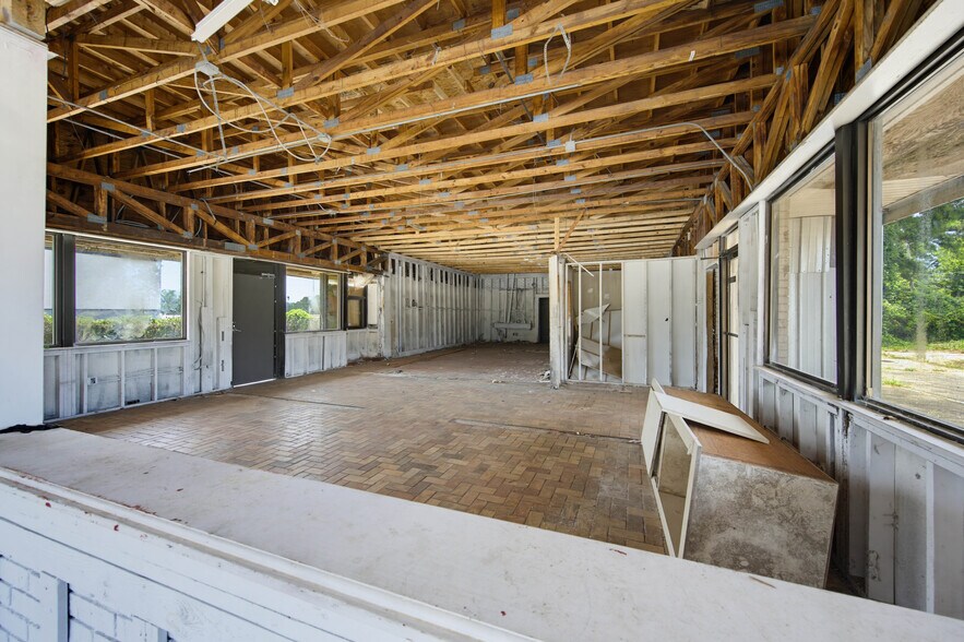 More Photos Of 4145 Fulton Industrial Blvd, Atlanta Fast Food For Lease