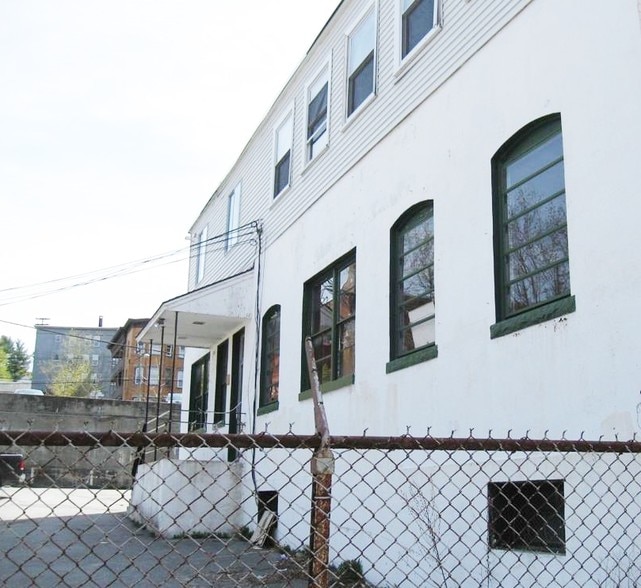 More Photos Of 32 Oak Hill Ln, Fitchburg Warehouse For Sale