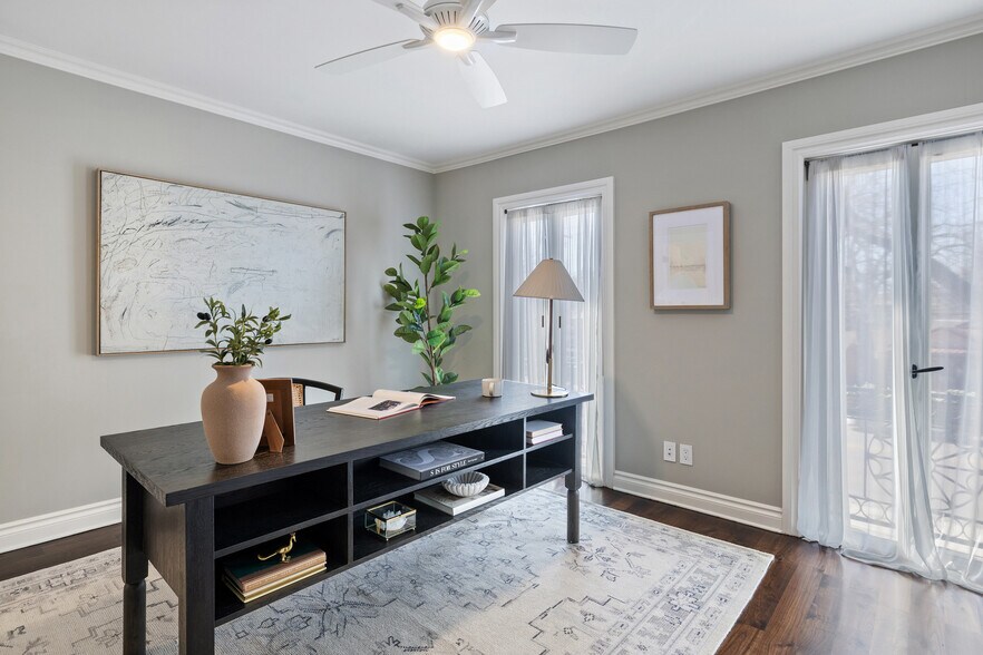 More Photos Of 1810 W 35th St, Austin Specialty For Sale