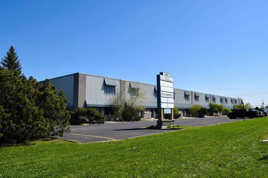 More Photos Of 3600 Boul Matte, Brossard Distribution For Lease