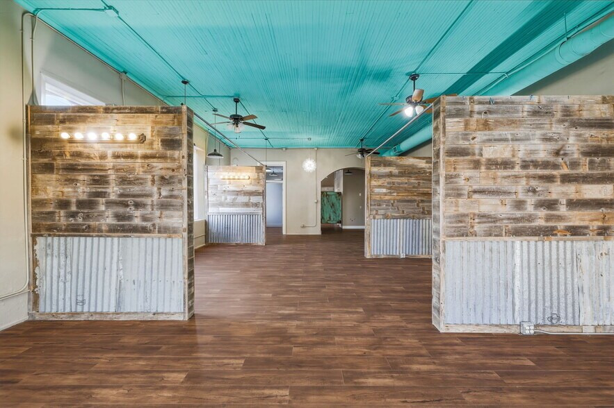 More Photos Of 318 N Chadbourne St, San Angelo Storefront For Sale