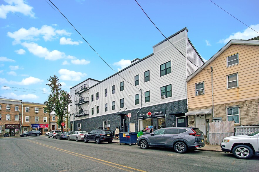 More Photos Of 136 Elm St, Newark Apartments For Sale