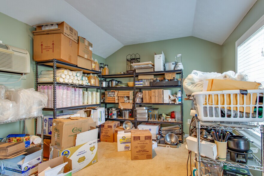 More Photos Of 12133 Neale Sound Dr, Cobb Island Restaurant For Sale