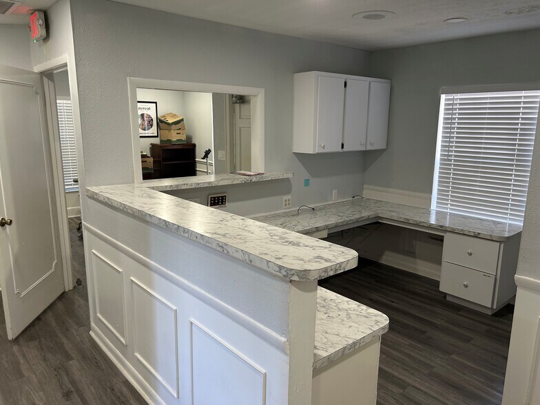 More Photos Of 213 Kingsway Rd, Brandon Medical For Lease