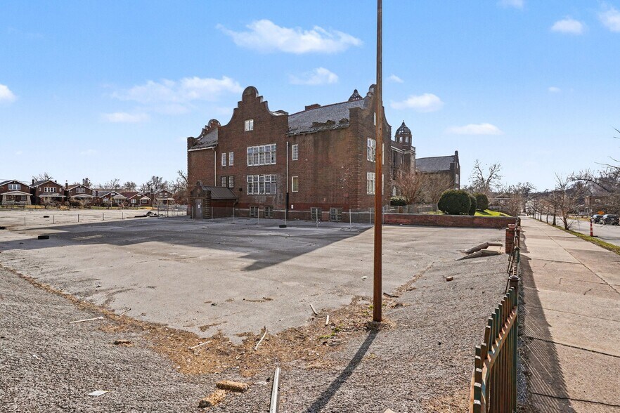 More Photos Of 5316 Ruskin Ave, Saint Louis Schools For Sale