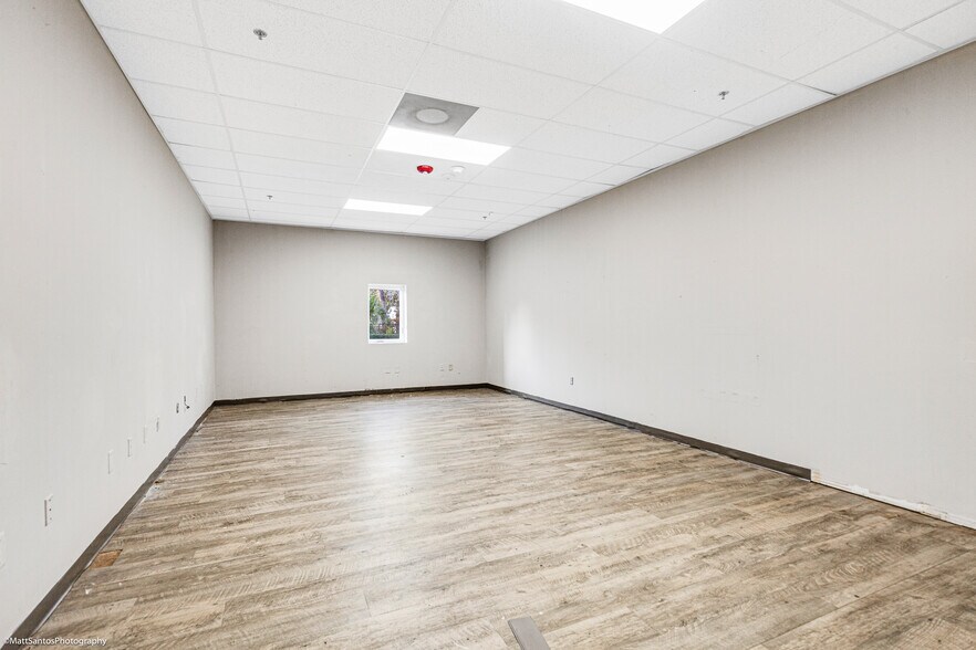 More Photos Of 2704 Highmarket St, Georgetown Freestanding For Sale