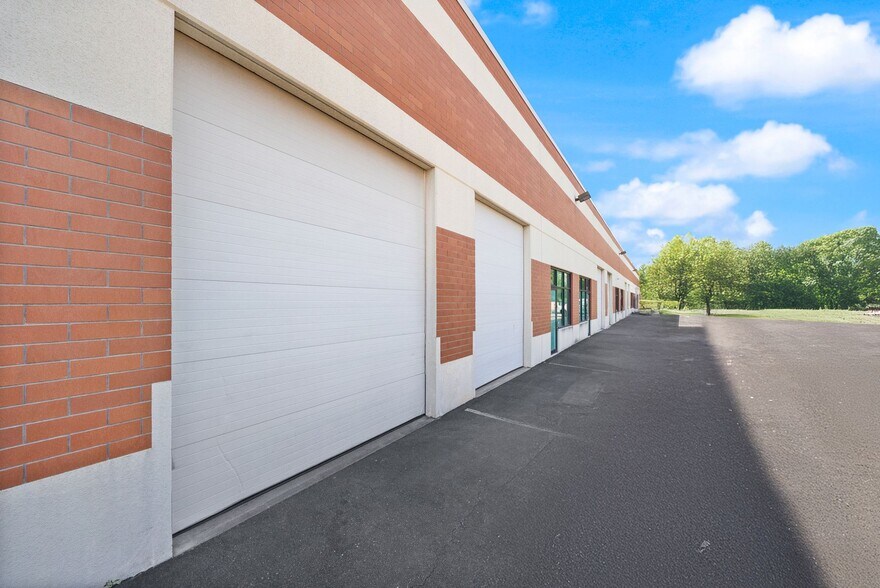 More Photos Of 45915 Maries Rd, Sterling Warehouse For Sale