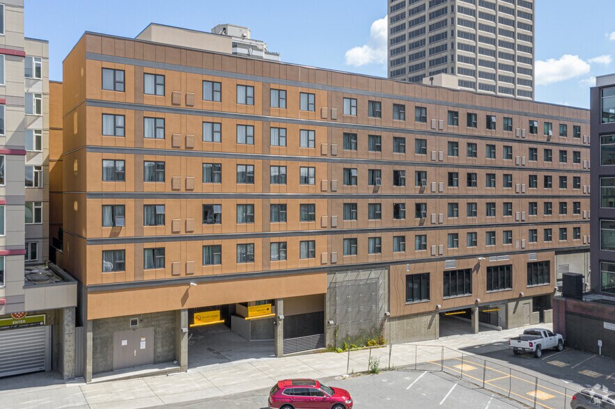 More Photos Of 4501 12th Ave NE, Seattle Hotel For Lease