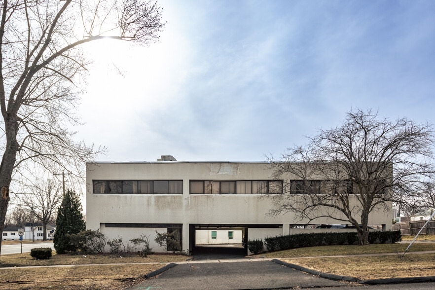 More Photos Of 239 Silas Deane Hwy, Wethersfield Medical For Lease