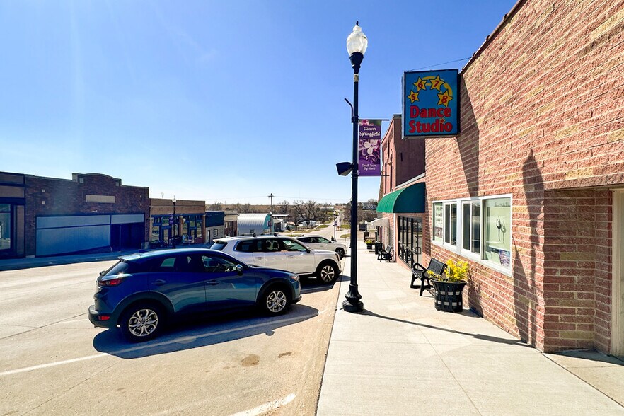 More Photos Of 166 Main St, Springfield Office For Sale