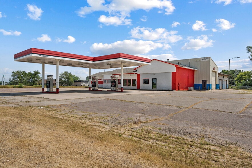 More Photos Of 3401 W Oakland Ave, Austin Truck Stop For Sale