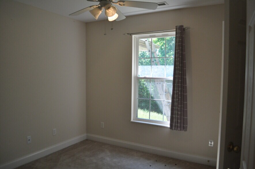 More Photos Of 6447 Rutledge Pike, Knoxville Office For Sale