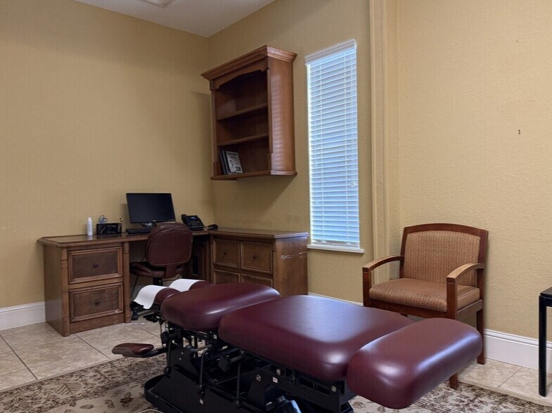 More Photos Of 910 Old Camp Rd, The Villages Medical For Sale