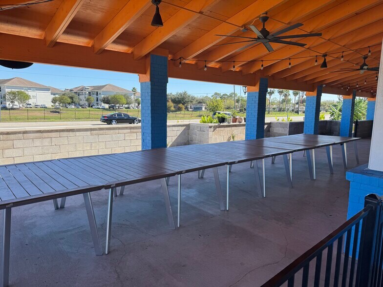 More Photos Of 3302 Shaver St, Pasadena Restaurant For Sale