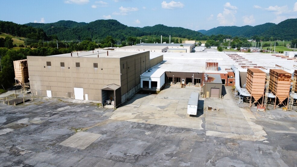 More Photos Of 364 Exide Dr, Bristol Manufacturing For Lease