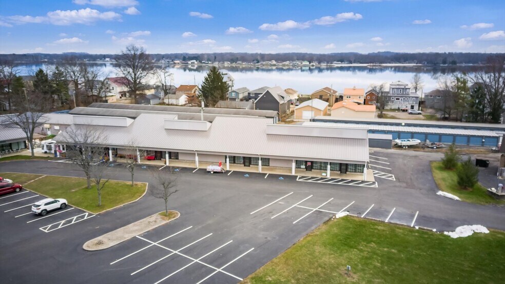 More Photos Of 4675 Walnut St, Buckeye Lake Unknown For Lease