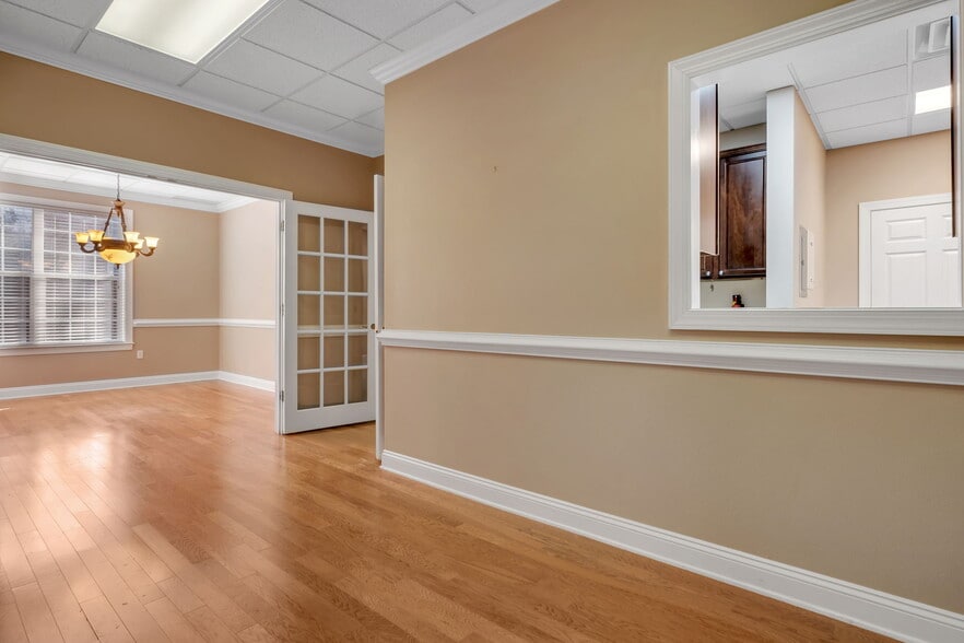 More Photos Of 2104 Delta Way, Tallahassee Office For Sale