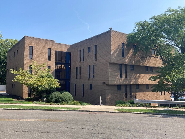 More Photos Of 123 Highland Ave, Glen Ridge Medical For Sale