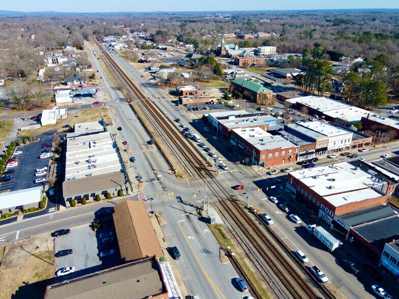 More Photos Of 100 NW Main St, Easley Storefront Retail Office For Lease