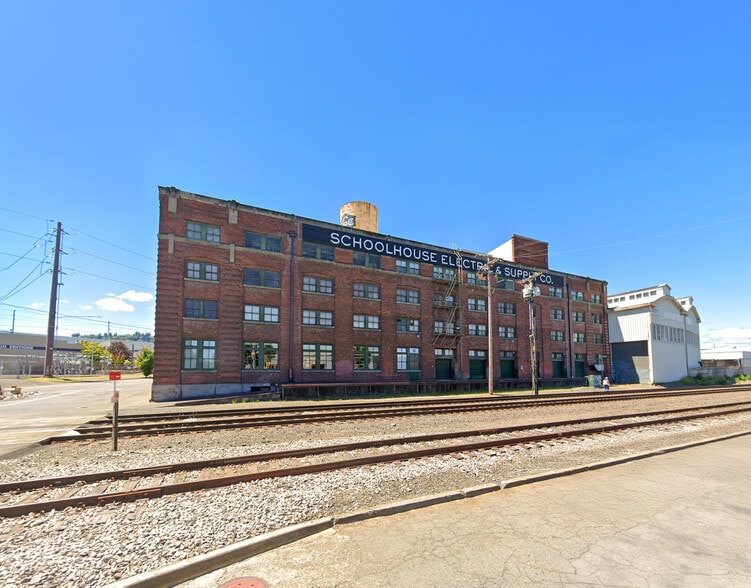 More Photos Of 2181 NW Nicolai St, Portland Manufacturing For Sale