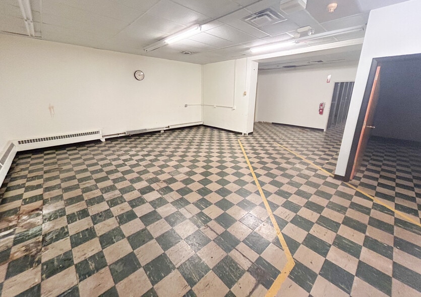 More Photos Of 2800 Gilbert Ave, Cincinnati Office For Sale