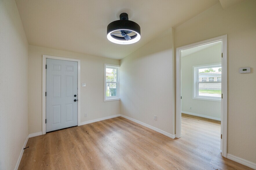 More Photos Of 259 Jefferson St, Daytona Beach Multifamily For Sale