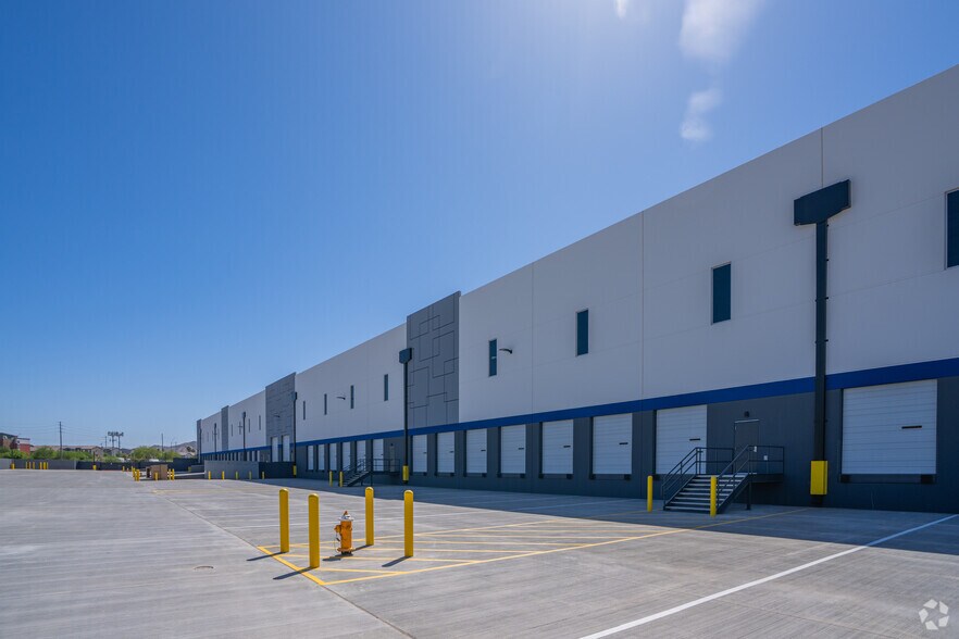 More Photos Of 2415-2335 W Corporate Center Dr, Phoenix Unknown For Lease