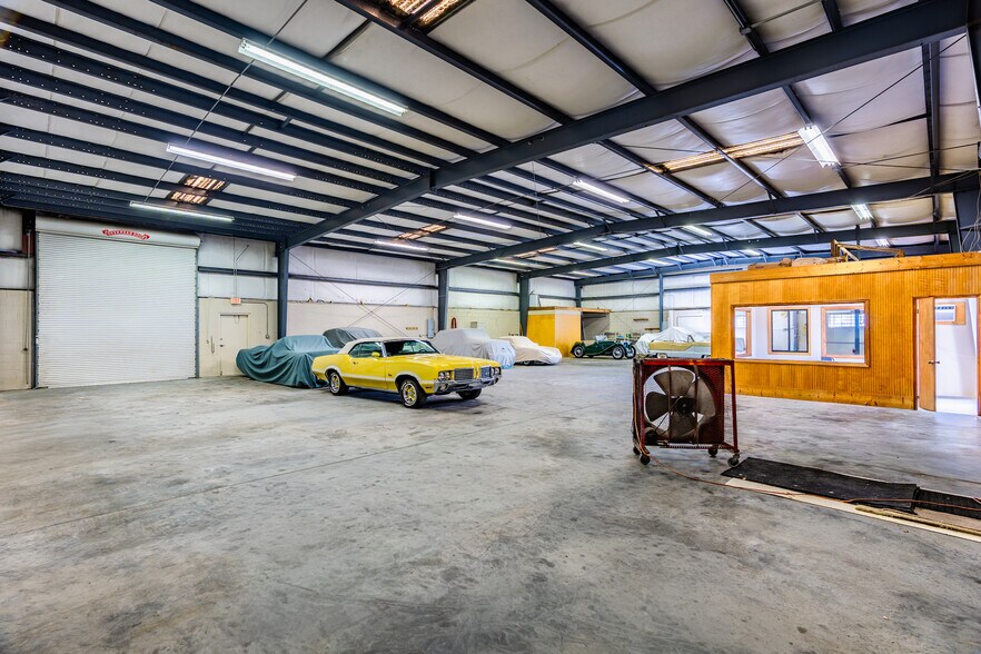 More Photos Of 925 13th Ln, Vero Beach Warehouse For Sale