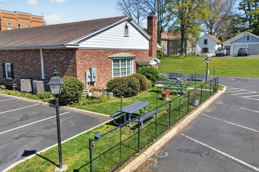 More Photos Of 101 Walnut St, Green Lane Bank For Sale
