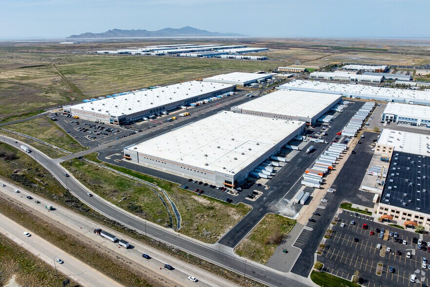 More Photos Of 350 N John Glenn Rd, Salt Lake City Distribution For Lease