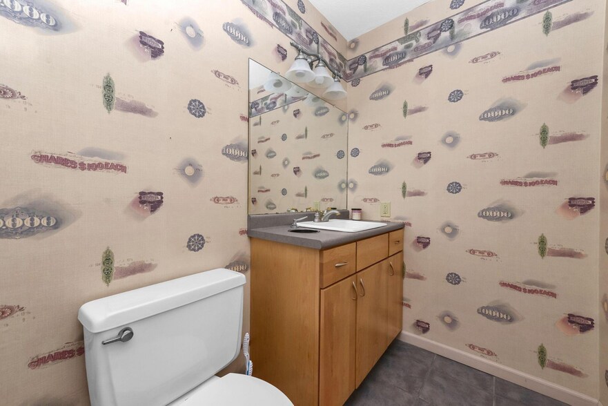 More Photos Of 444-454 E Center St, Marion Office For Sale