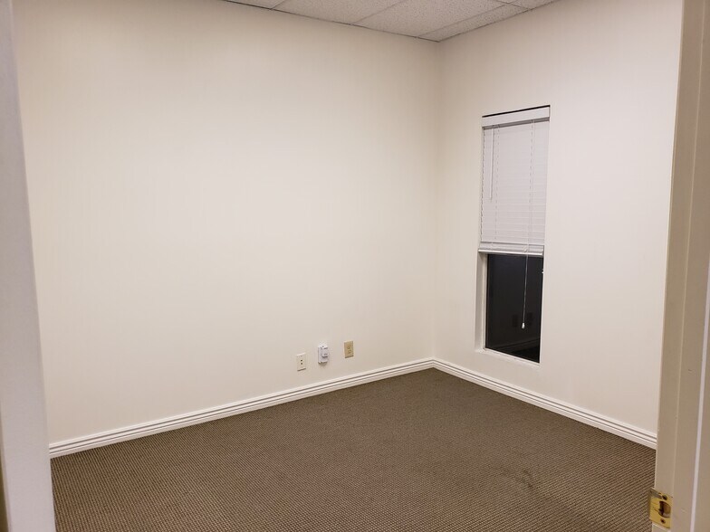 More Photos Of 42 N University Ave, Provo Storefront Retail Office For Lease