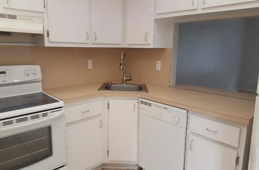 More Photos Of 1420 SE 4th Ave, Pompano Beach Apartments For Sale