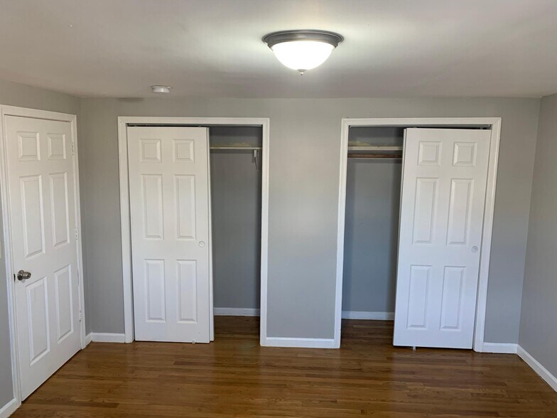 More Photos Of 443 Jackson Ave, Elizabeth Storefront Retail Residential For Sale