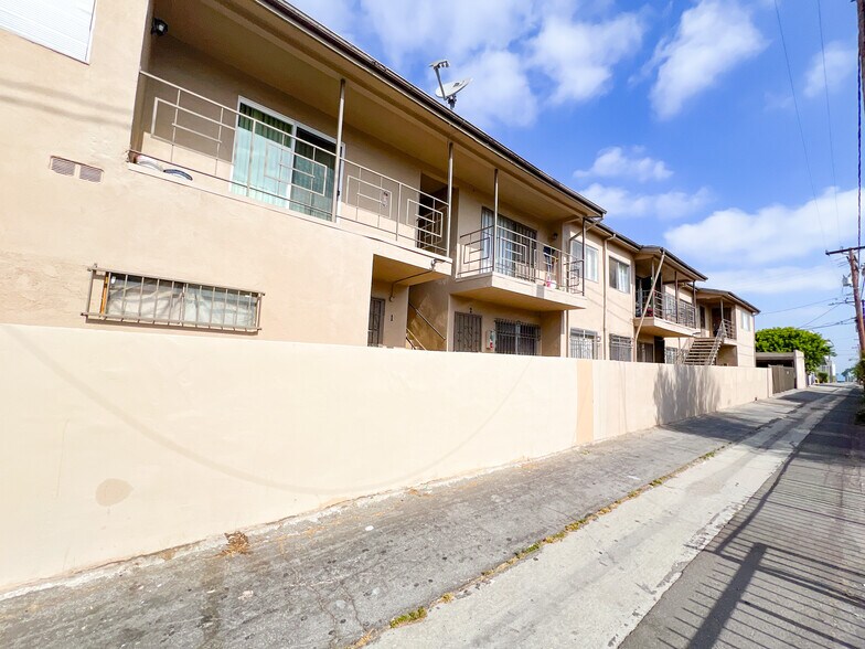 More Photos Of , Los Angeles Multifamily For Sale