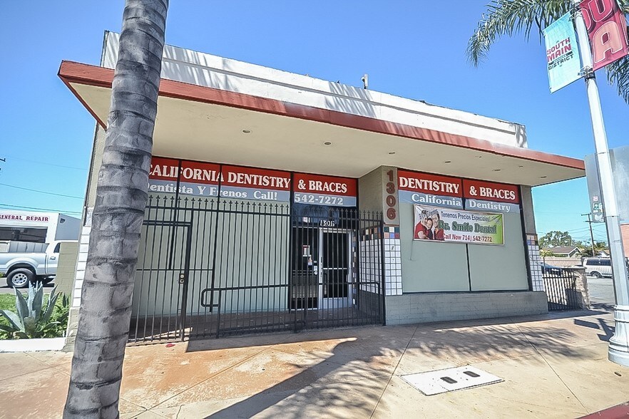 More Photos Of 1306 S Main St, Santa Ana Freestanding For Lease