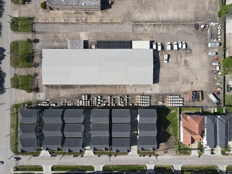 More Photos Of 8411 Knight Rd, Houston Warehouse For Sale