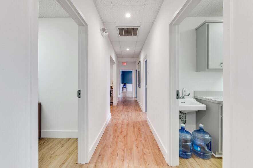 More Photos Of 16945 General Puller Hwy, Deltaville Office For Sale