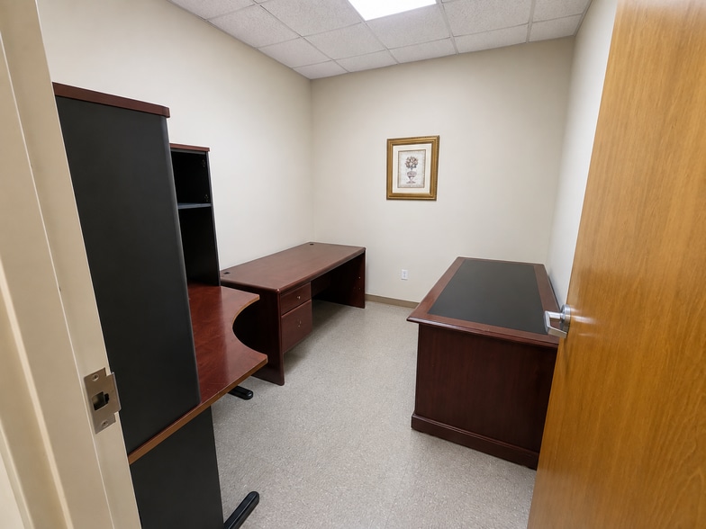 More Photos Of 1805 Milton Rd, Charlotte Medical For Lease