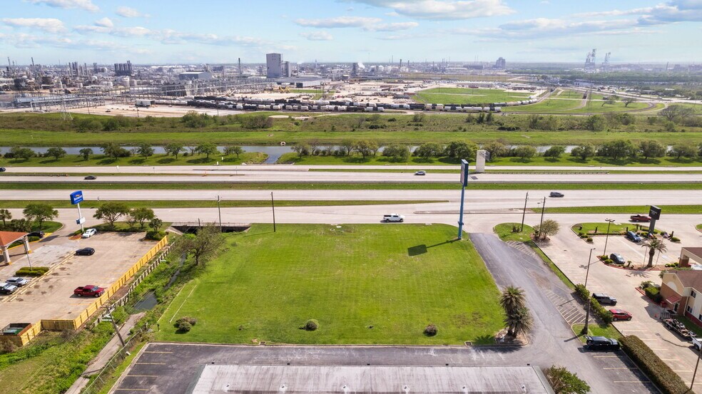 More Photos Of 1000 Highway 332, Clute Land For Sale