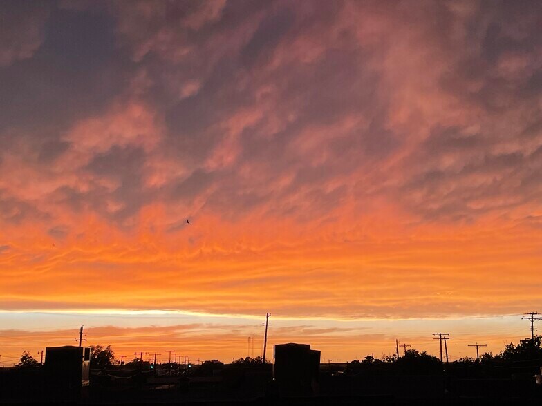 More Photos Of 101 N Waggoner St, Electra Flex For Sale